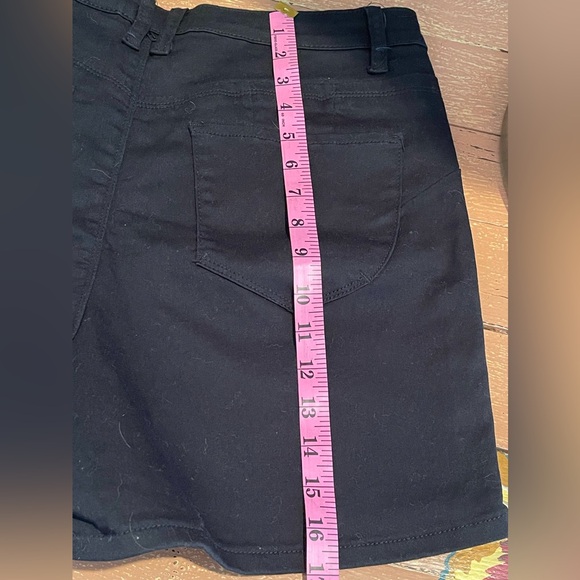 HYBRID & COMPANY Womens Butt Llifting Twill Shorts Size 14 Stretchy Black 🔥 - Picture 6 of 10